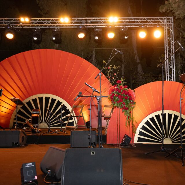 Spanish night 💃🏽📍Mas Solers @kamalevents@blastconcept @ohflor.store @momentmagic.produccions #EventoCorporativo #Tbt #EveningEvent #CateringBarcelona #IndianEvent #Postman #Flamenco #EventDesign #Eventos #Music #Luces #GuitarrasEspañolas #ExperienciaÚnica #Kamalevents #Roses